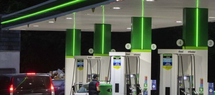 Most popular petrol station brands in the UK include BP, Shell, Texaco, Jet, Esso. Each brand offers its own unique services and amenities